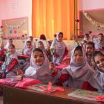 (IRÁN) IRANÍES DAN INICIO AL NUEVO AÑO ESCOLAR CON MÁS DE 16,5 MILLONES DE ESTUDIANTES EN LAS AULAS