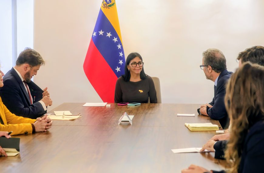 (VENEZUELA) PRESIDENTA DELCY RODRÍGUEZ SOSTUVO ENCUENTRO CON REPRESENTANTES DE HUMAN RIGHTS WATCH