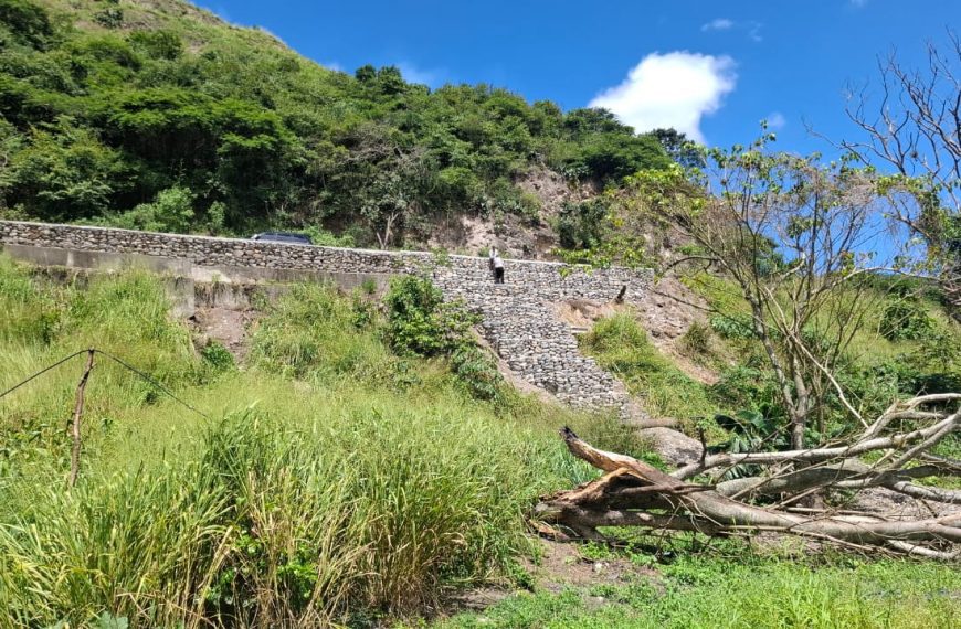 (VENEZUELA) MÁS DE 19.830 HABITANTES Y PRODUCTORES SE BENEFICIAN DE LA REPARACIÓN DE LA FALLA DE BORDE EN LA VÍA A RÍO CLARO