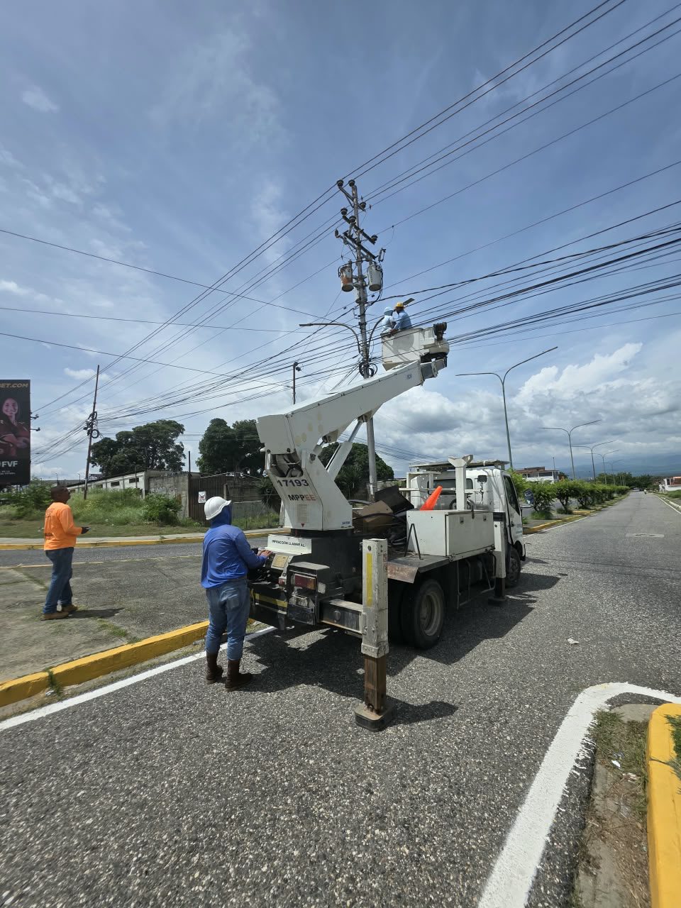 (VENEZUELA) ALCALDE DERBY GUÉDEZ IMPULSA PLAN DE ALUMBRADO LED EN LA PARROQUIA&hellip;