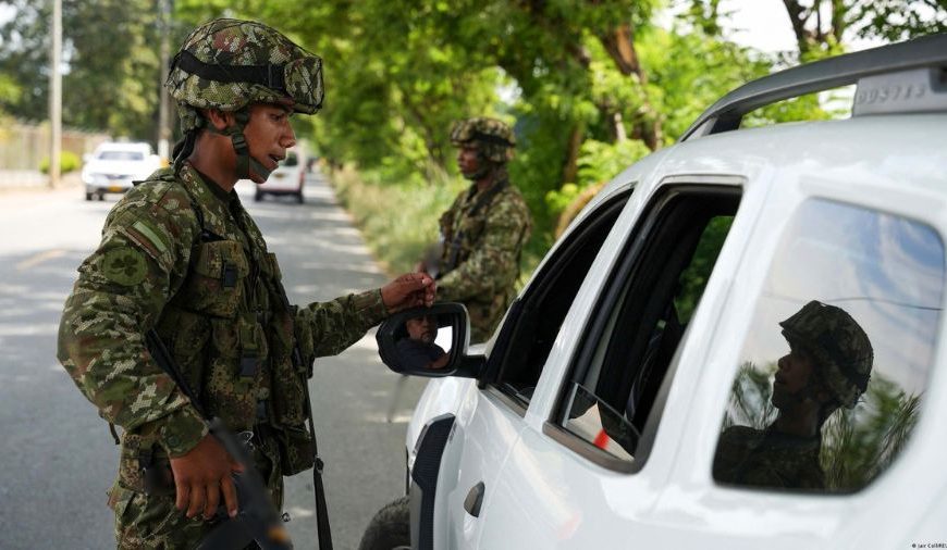 (COLOMBIA) GOBIERNO MILITARIZA SANTA MARTA ANTE OLA DE VIOLENCIA