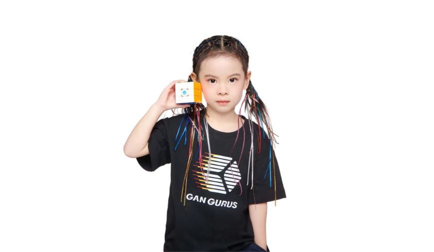(CHINA) ¡NUEVO RÉCORD! NIÑA DE 6 AÑOS SE CONVIERTE EN LA MÁS RÁPIDA DEL MUNDO EN RESOLVER CUBO DE RUBIK (+VIDEO)