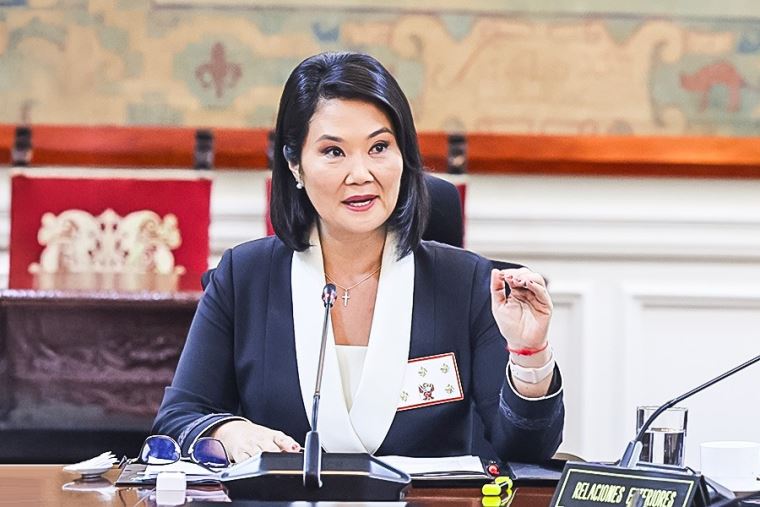 (PERÚ) KEIKO FUJIMORI OFICIALIZA A ÁLVARO VARGAS LLOSA COMO ENBAJADOR DE ESTADOS…