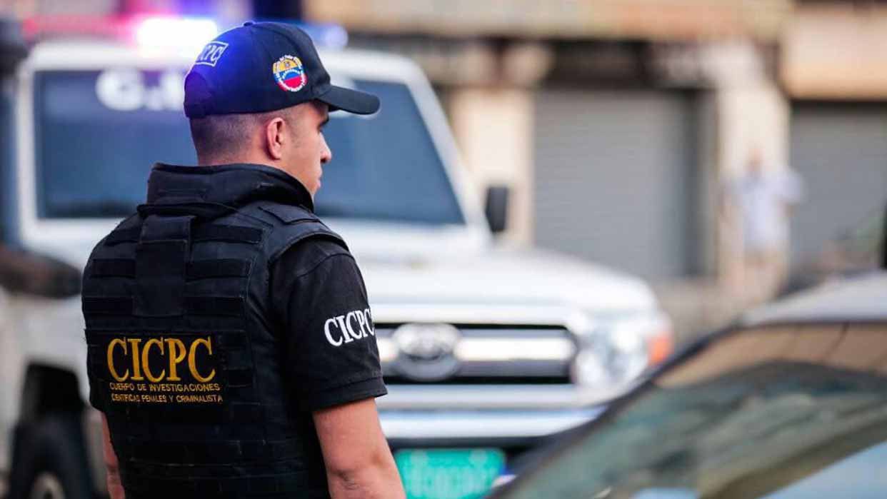 (VENEZUELA) CAPTURAN A SUJETOS POR ASESINAR A SU ABUELO Y ABANDONAR EL…