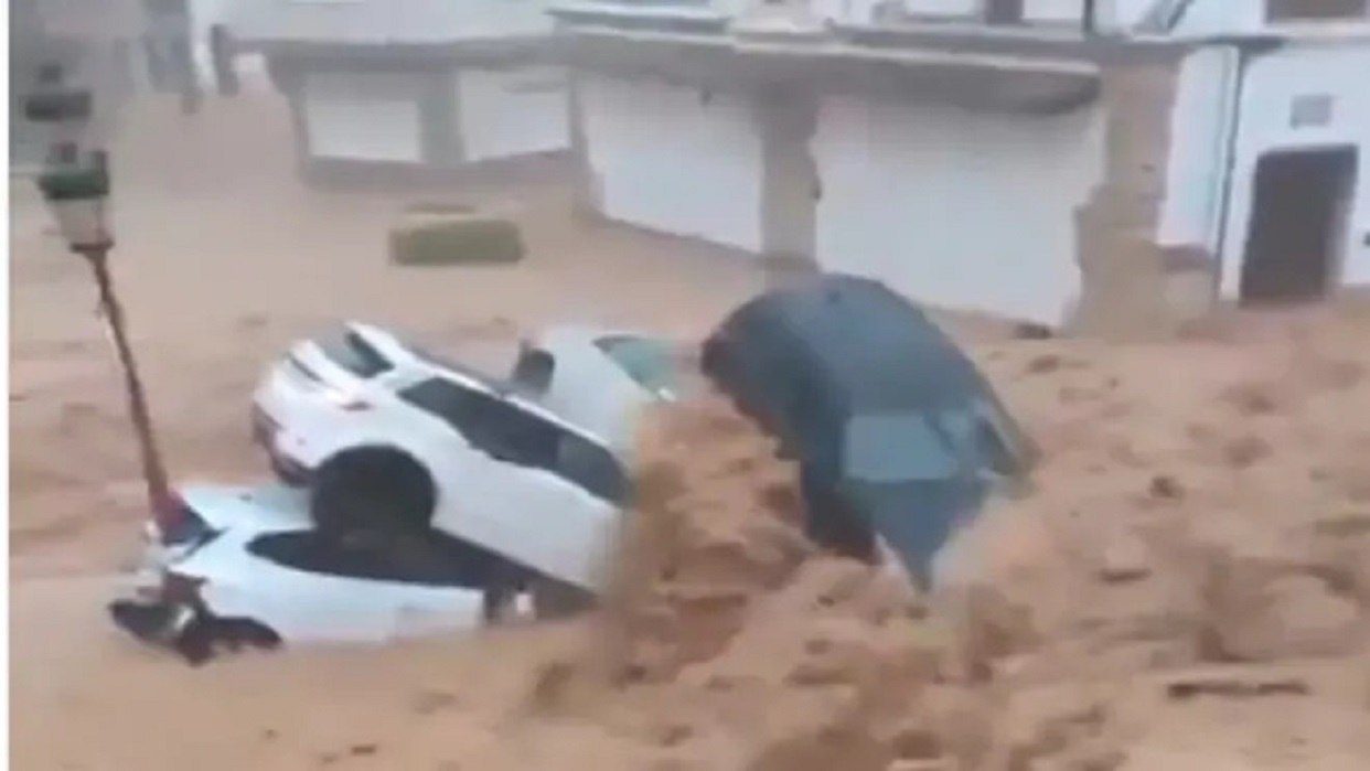 (ESPAÑA) FALLECE MUJER DE 102 AÑOS Y AL MENOS 90 PERSONAS FUERON…