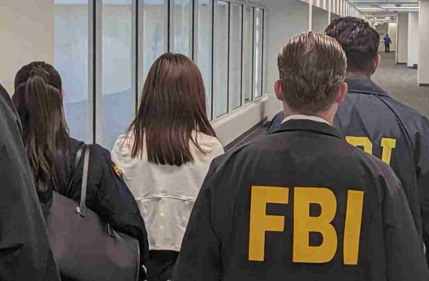 (EEUU) FBI CAPTURÓ A PRESUNTA AGENTE CHINA SEÑALADA DE ESPIONAJE