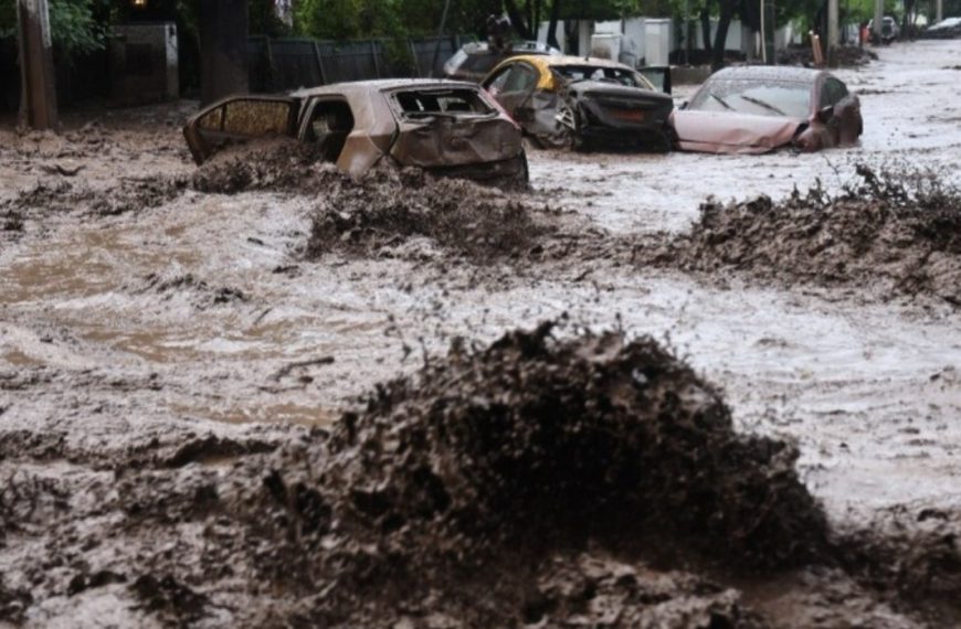 (CHILE) GOBIERNO DECRETA ESTADO DE CATÁSTROFE EN SANTIAGO ANTE DEVASTADORAS LLUVIAS