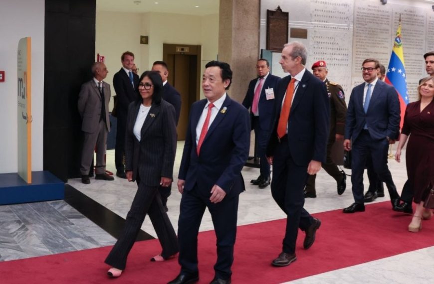 (MUNDO) PRESIDENTA LLEGA A FAO PARA PATICIPAR EN EL FORO MUNDIAL DE LA ALIMENTACIÓN