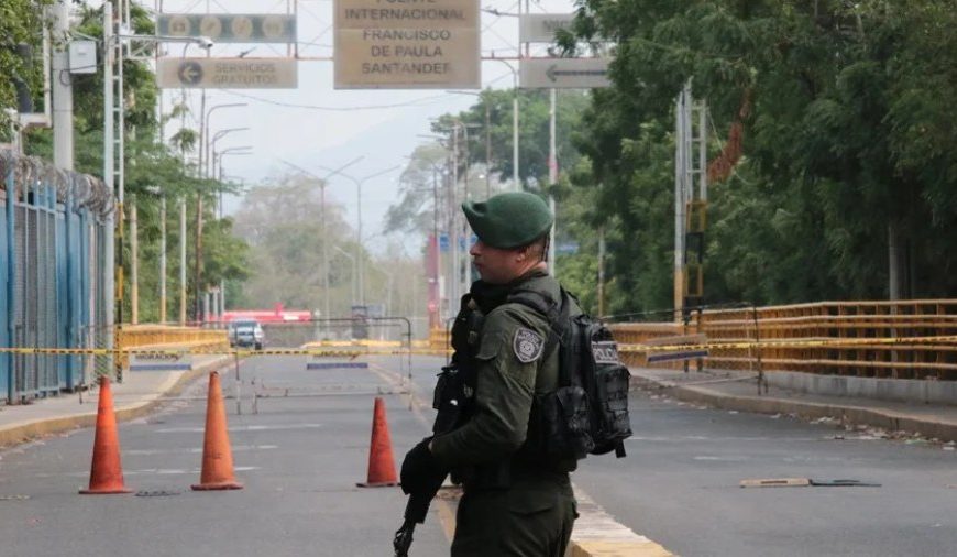 (COLOMBIA) MILITARIZAN PARTE DE LA FRONTERA CON VENEZUELA LUEGO DE ASESINATO DE POLÍTICO