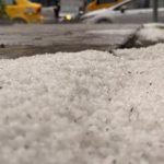 (ECUADOR) LA CAPITAL SE CUBRE DE BLANCO TRAS CAÍDA DE LLUVIA CON GRANIZO
