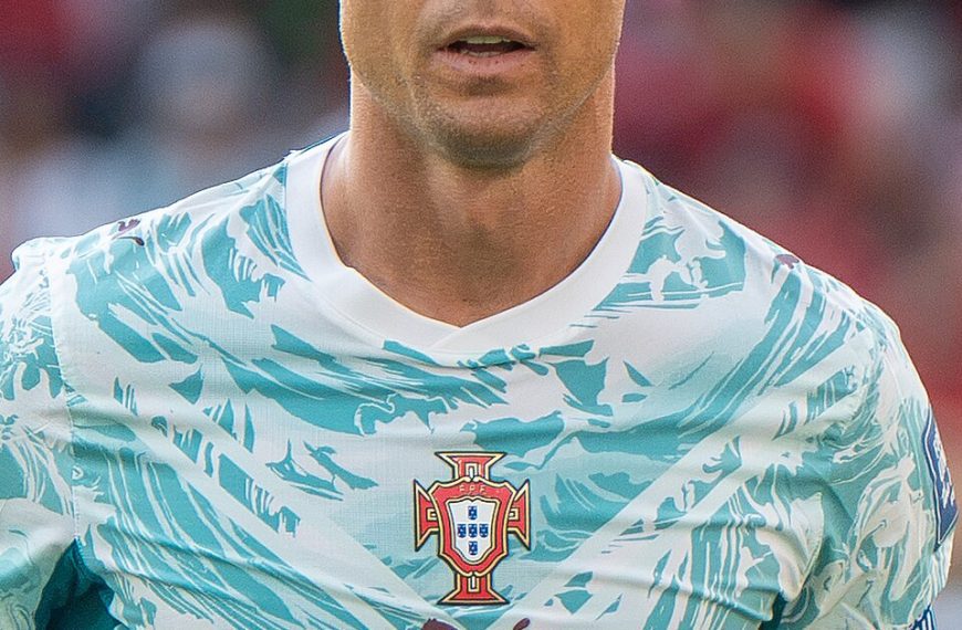 (MUNDO) FEDERACIÓN PORTUGUESA DE FÚTBOL SUSPENDE POR 30 DÍAS A CRISTIANO RONALDO