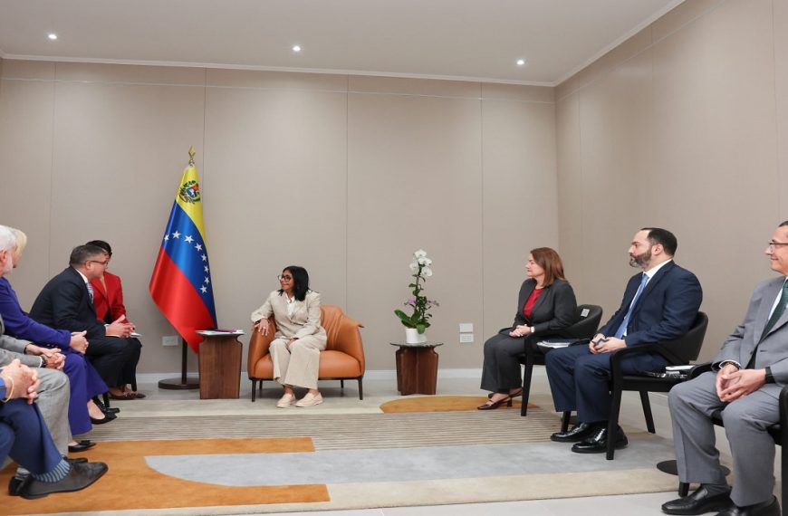 (VENEZUELA) PRESIDENTA DELCY RODRÍGUEZ SOSTUVO REUNIÓN CON DELEGACIÓN EMPRESARIAL DE BAKER HUGHES