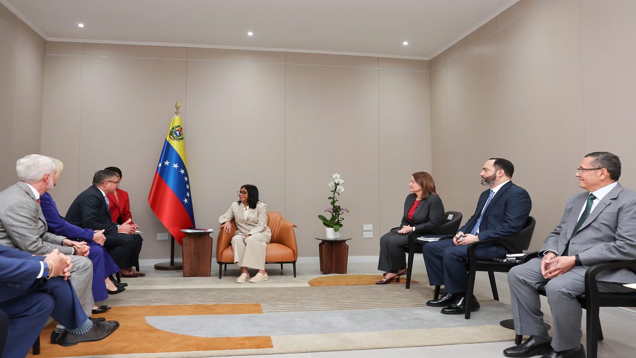 (VENEZUELA) PRESIDENTA DELCY RODRÍGUEZ SOSTUVO REUNIÓN CON DELEGACIÓN EMPRESARIAL DE BAKER HUGHES