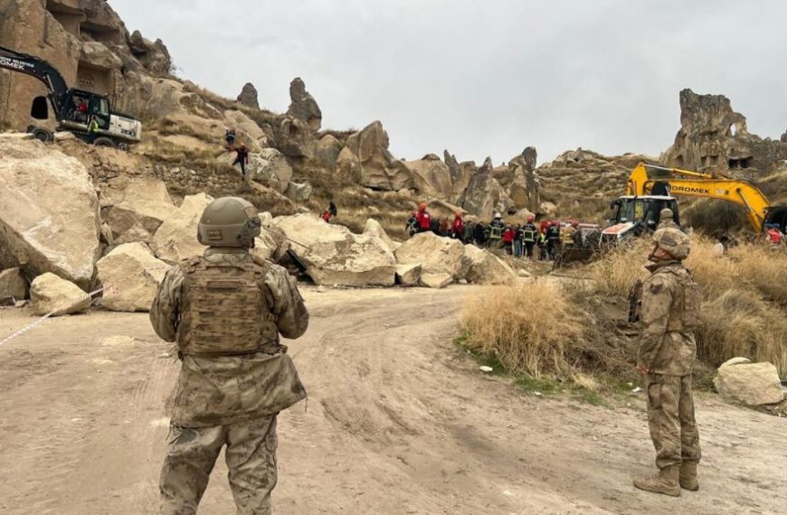 (MUNDO) VARIOS FALLECIDOS Y HERIDOS TRAS UN DERRUMBE DE ROCAS EN UNA ZONA TURÍSTICA EN TURQUÍA