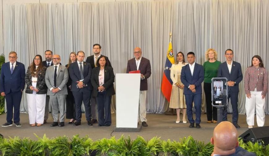 (VENEZUELA) TERCER CICLO DE DIÁLOGO ENTRE GOBIERNO Y ASAMBLEA NACIONAL DE 2015 SE INSTALA ESTE MIÉRCOLES