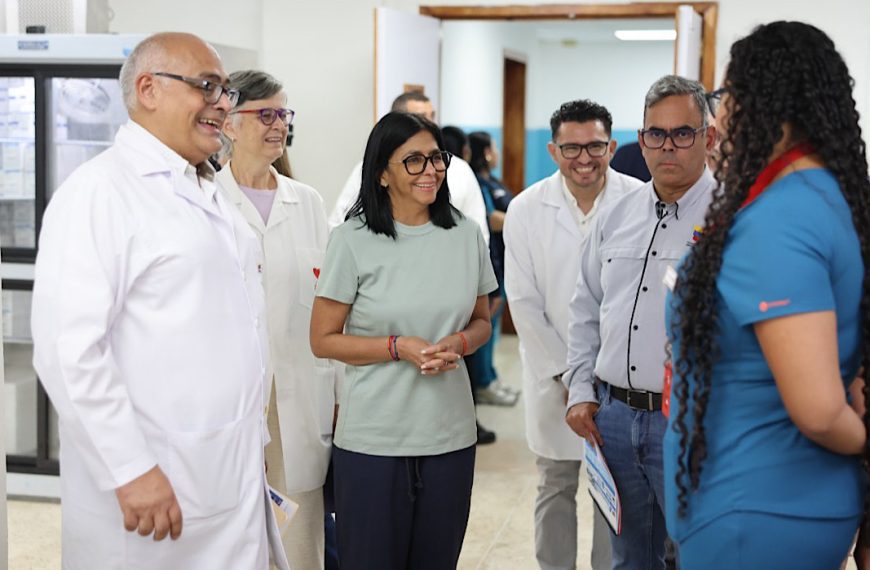 (VENEZUELA) PRESIDENTA DELCY RODRÍGUEZ INSPECCIONÓ ENTREGA DE LA PRIMERA ETAPA DE REHABILITACIÓN DEL HOSPITAL VARGAS EN LA GUAIRA
