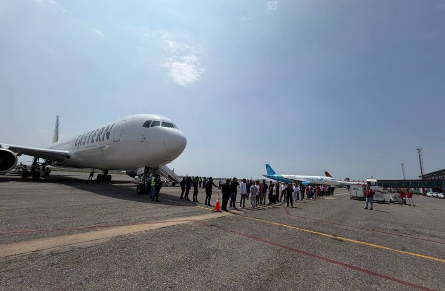 (VENEZUELA) LLEGAN AL PAÍS 352 VENEZOLANOS DESDE EEUU EN MEDIO DEL INCREMENTO DE OPERATIVOS DEL ICE