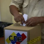 (VENEZUELA) CIUDADANOS ACUDEN A LAS URNAS ELECTORALES PARA ELEGIR PROYECTOS COMUNALES